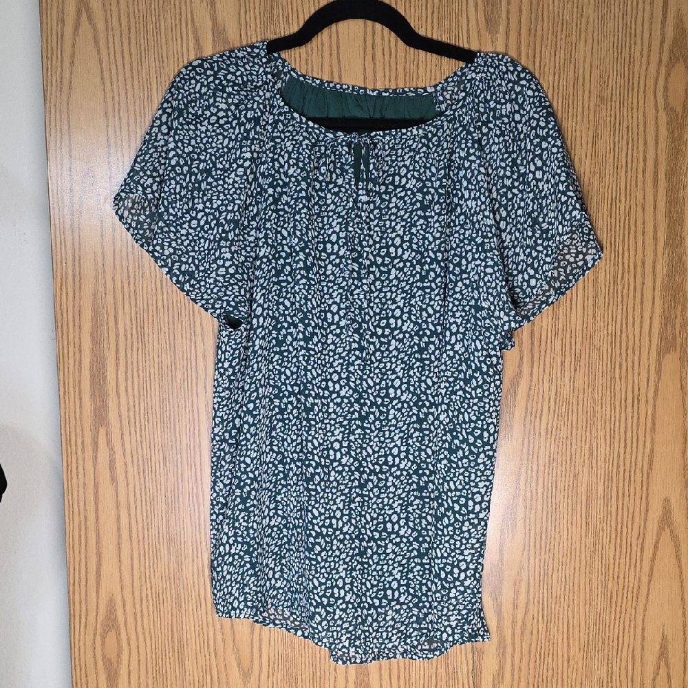 Elegant Teal Patterned Blouse